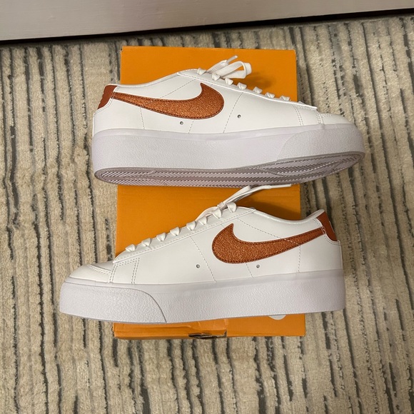 W Nike Blazer Low Platform size 9 - Picture 4 of 5